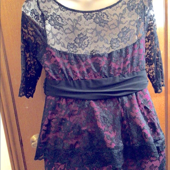 Plus size lace evening dress - Picture 5 of 7